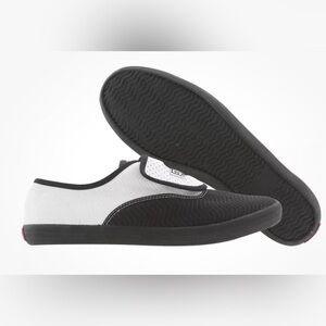 Brand New in Box: Booji Women Sneakers